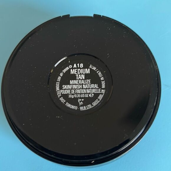 New MAC Mineralize Skinfinish Natural Powder 10g/.35oz Medium Tan - Picture 5 of 6